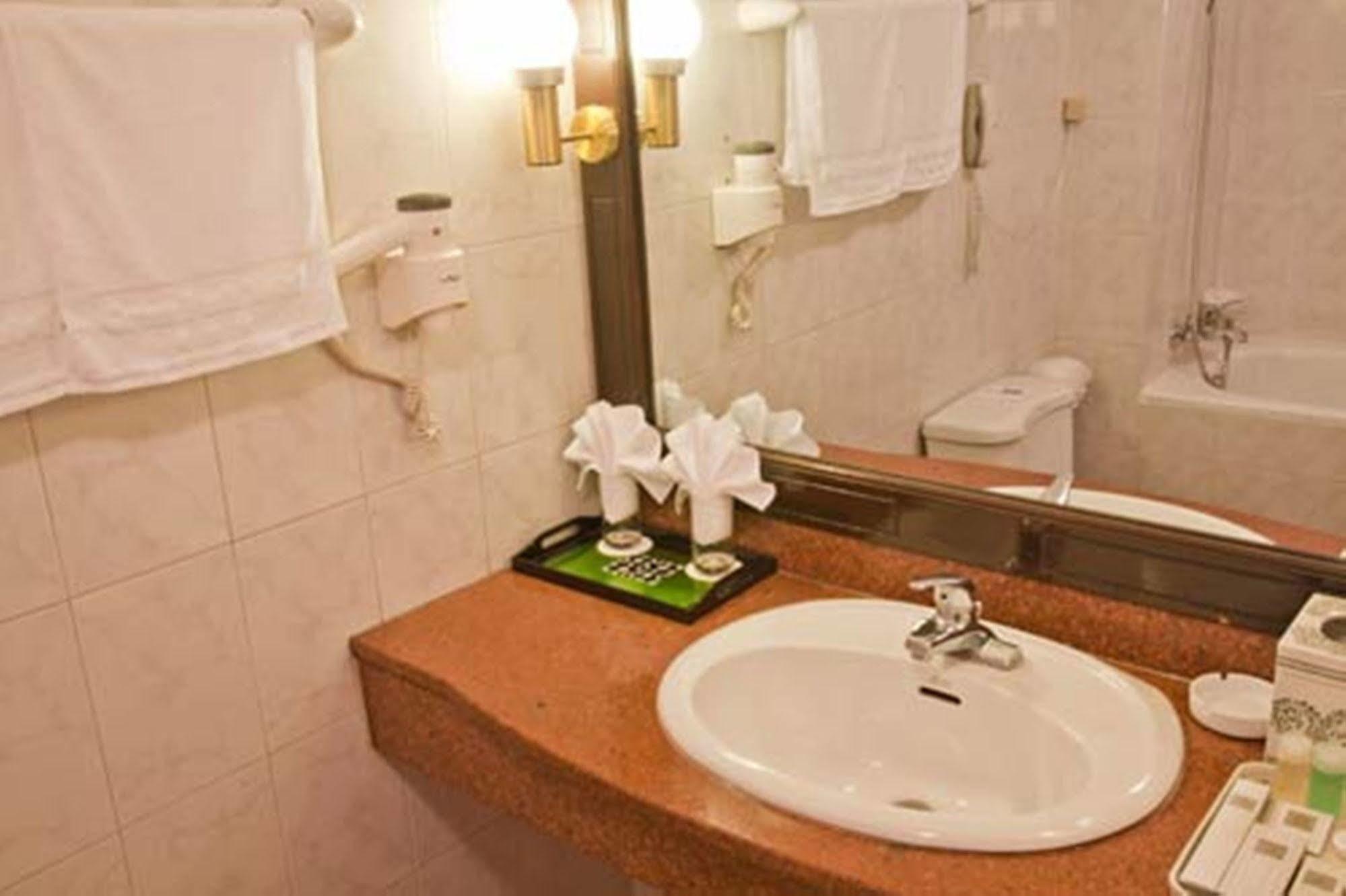 Green Park Hotel Hanoi Dış mekan fotoğraf